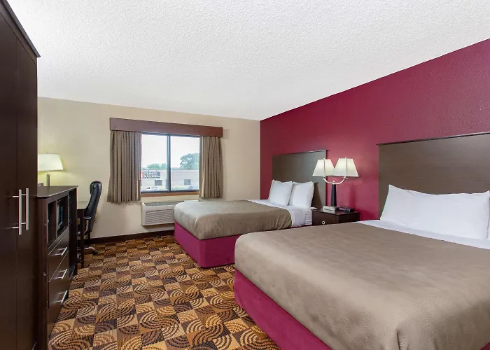 Americinn By Wyndham Elkhorn Near Lake Geneva