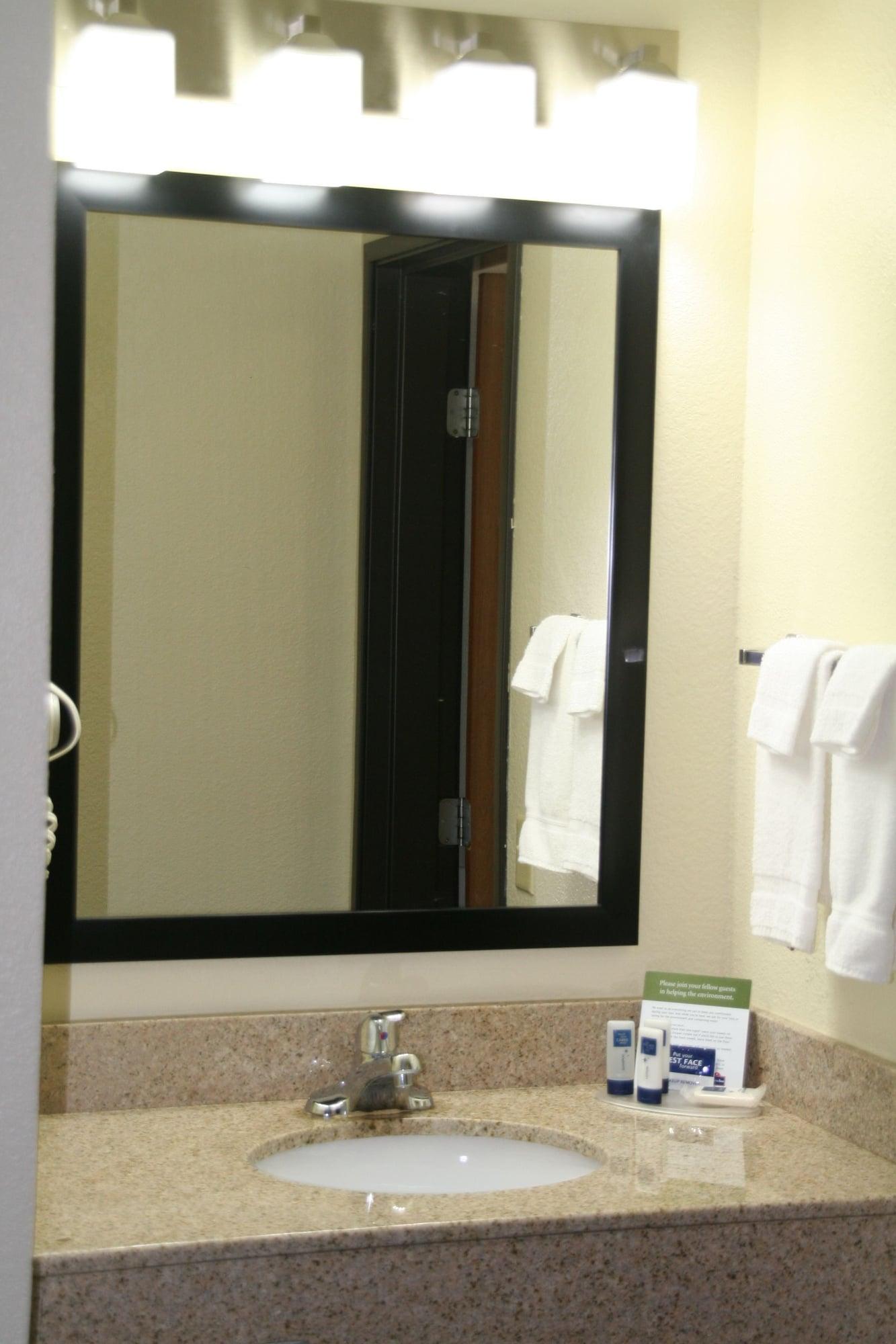 Hotel Americinn By Wyndham Near Lake Geneva Elkhorn